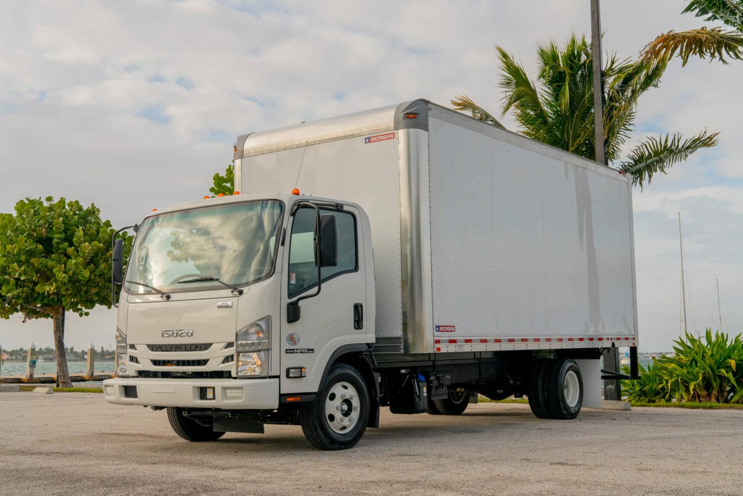 26ft Box Truck With Liftgate For Sale