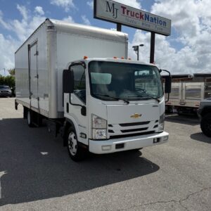 2020 CHEVY 4500XD WITH 20' BOX AND LIFT GATE.